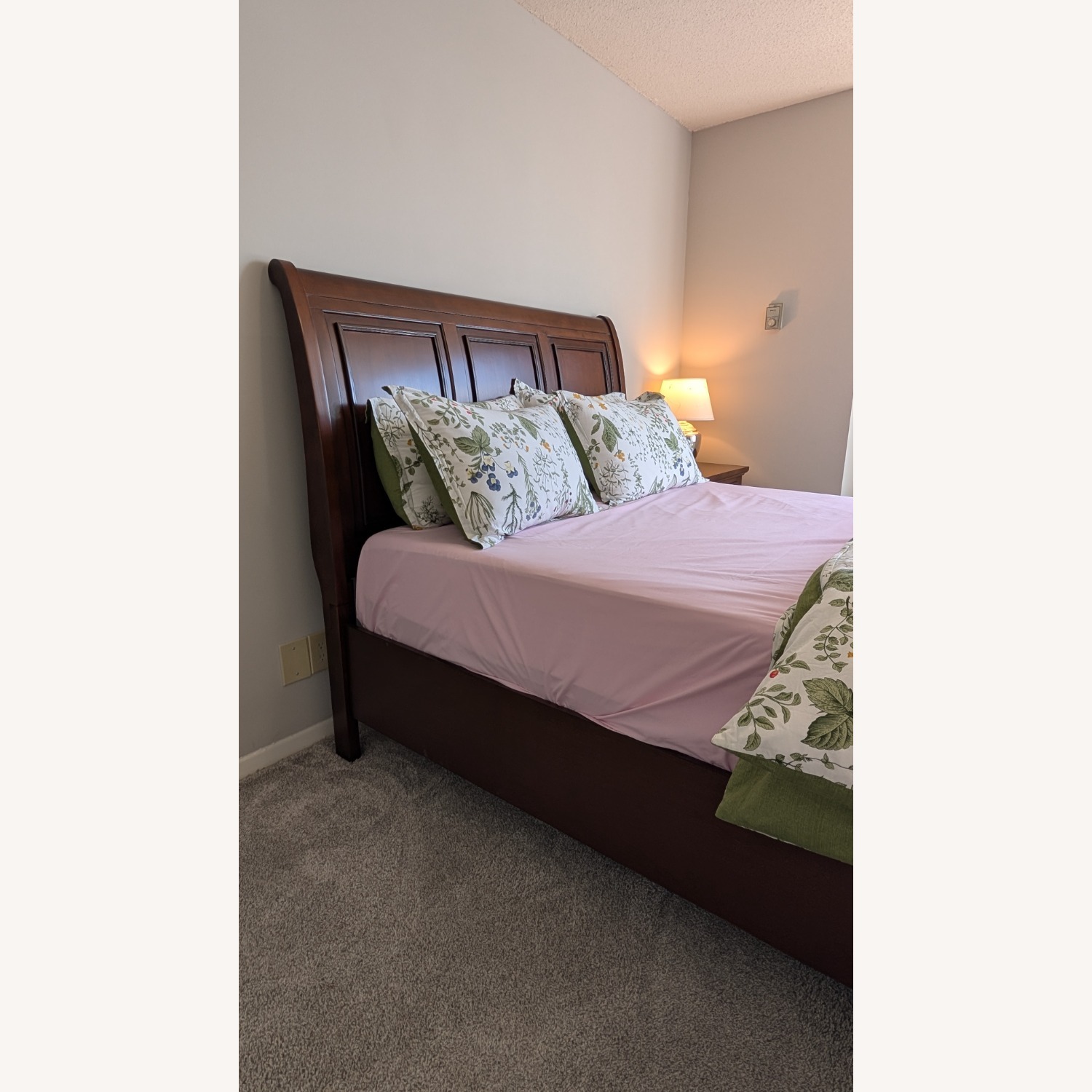 Portsmouth Queen Bed - image-3