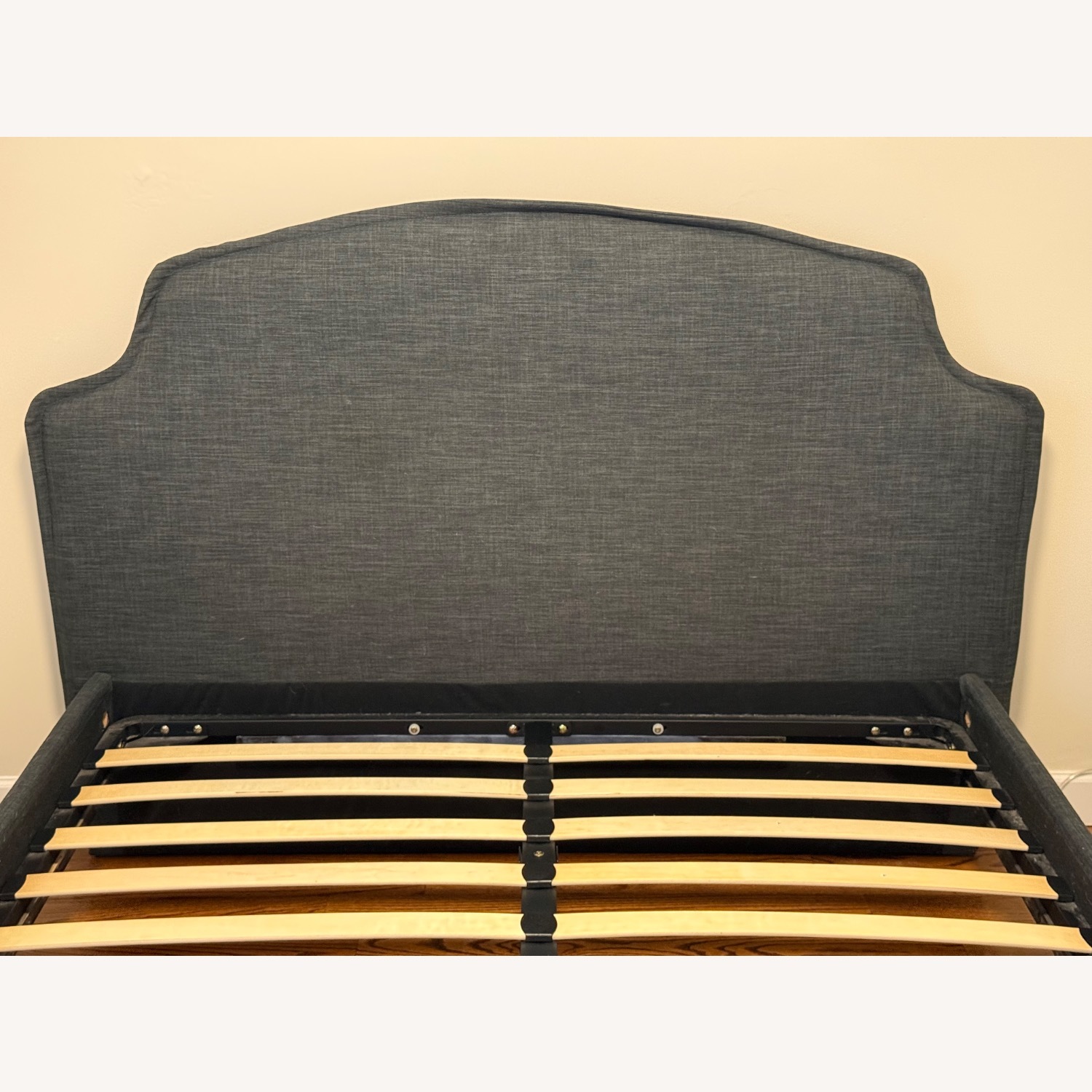 Structube Queen Bed - image-4