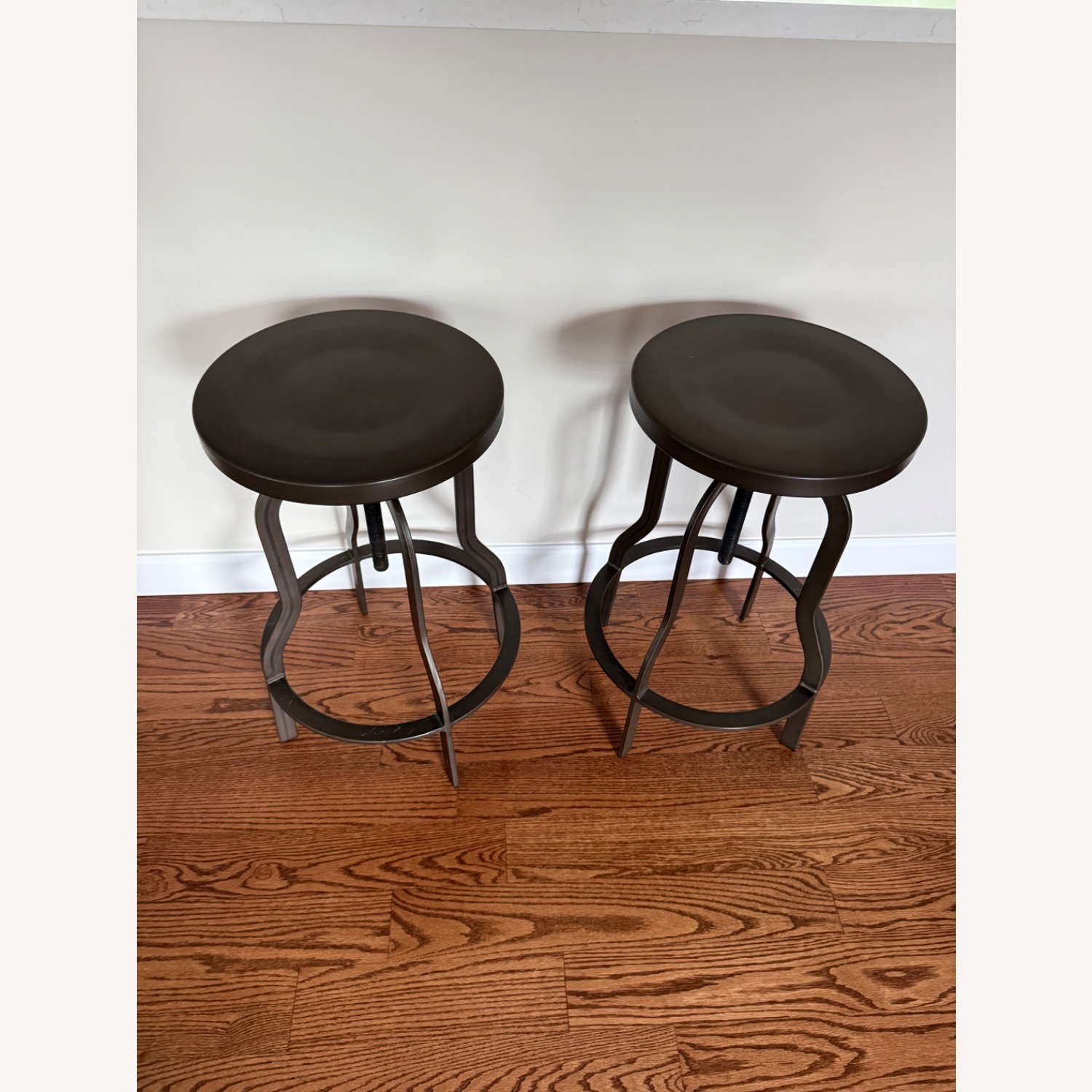 Structube 2 Metal Stools Bar - image-3