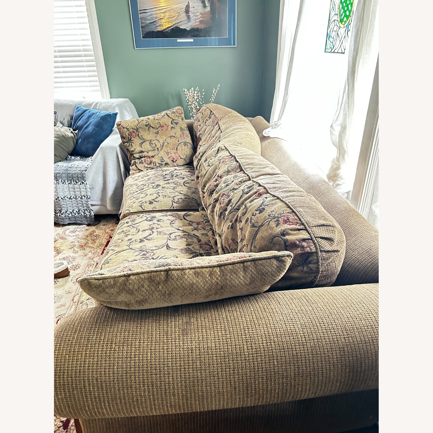 American Signature 3 Seater Couch - image-1