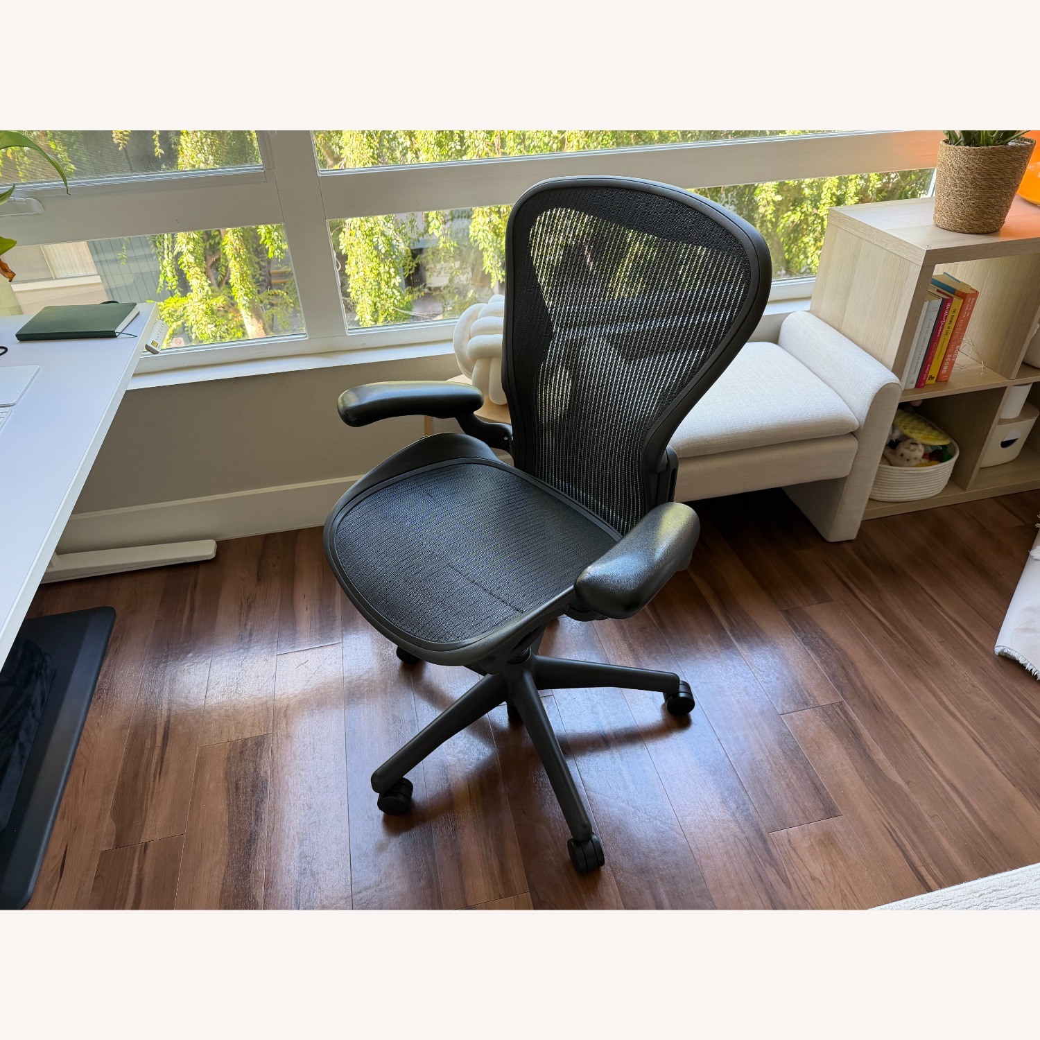 Herman Miller Classic Aeron Size B - image-2
