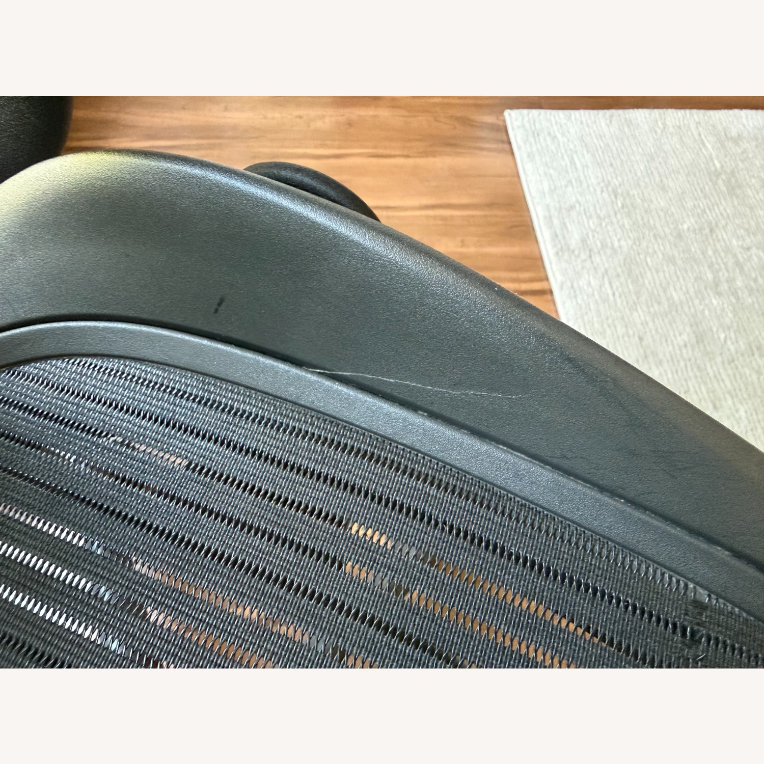Herman Miller Classic Aeron Size B - image-6