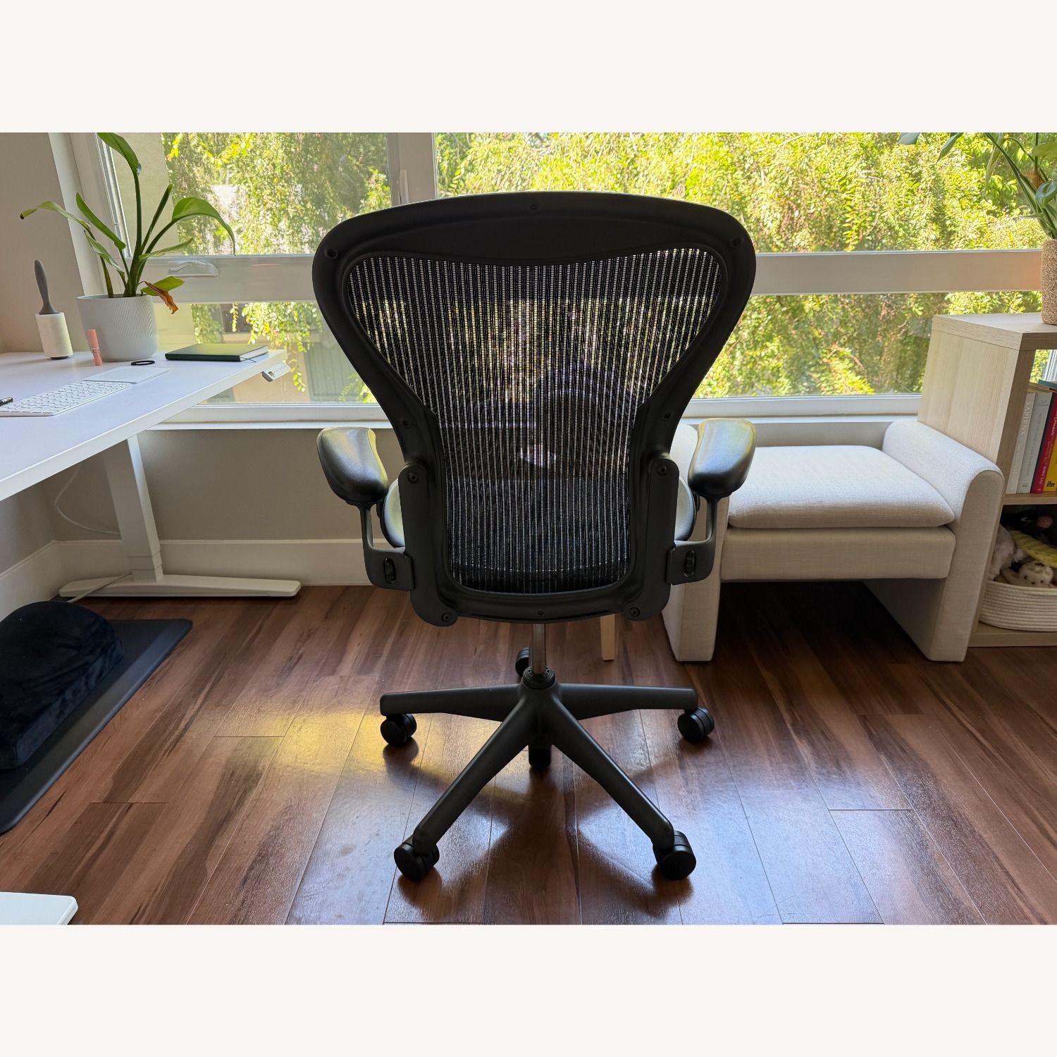 Herman Miller Classic Aeron Size B - image-3