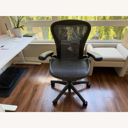 Used Herman Miller Classic Aeron Size B for sale on AptDeco