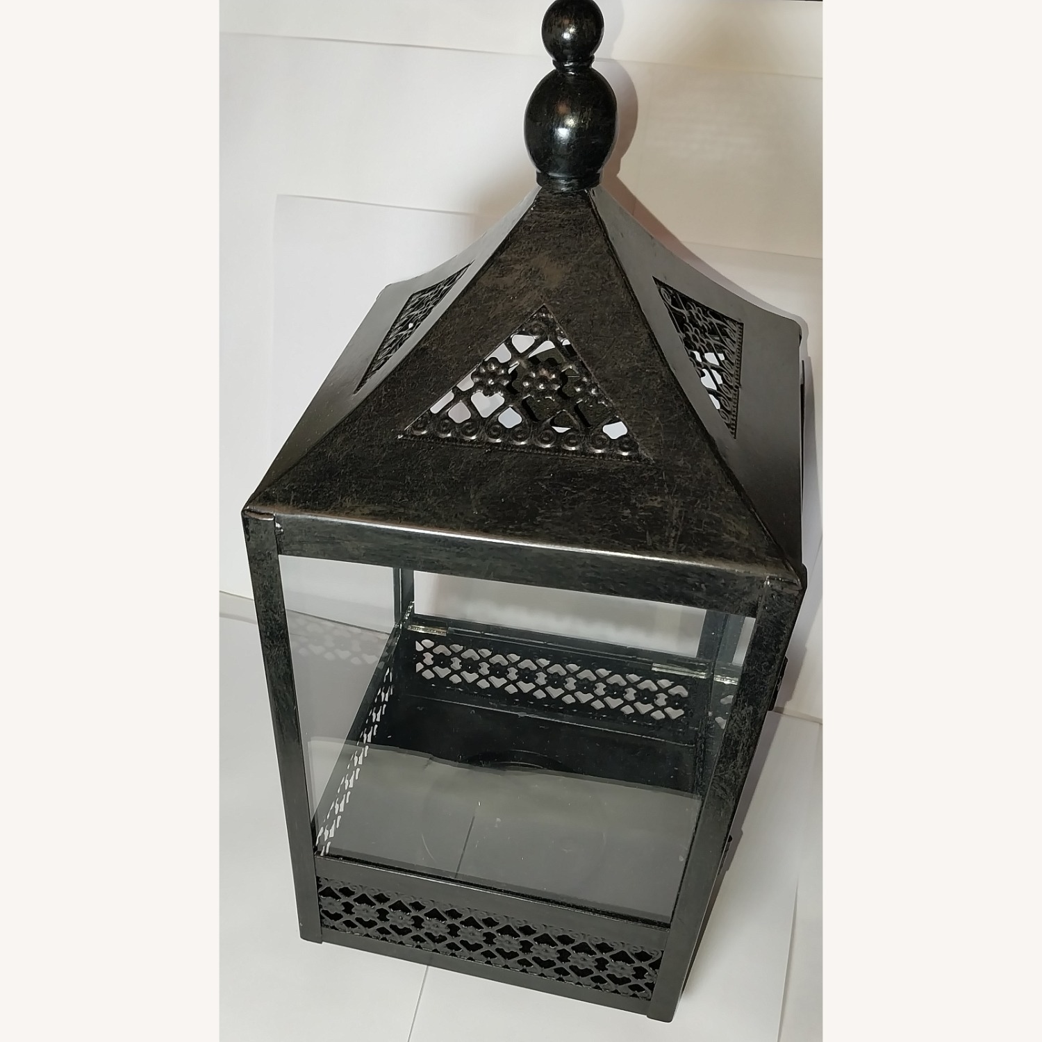 Contemporary Décor Metal Candle Lantern - image-9