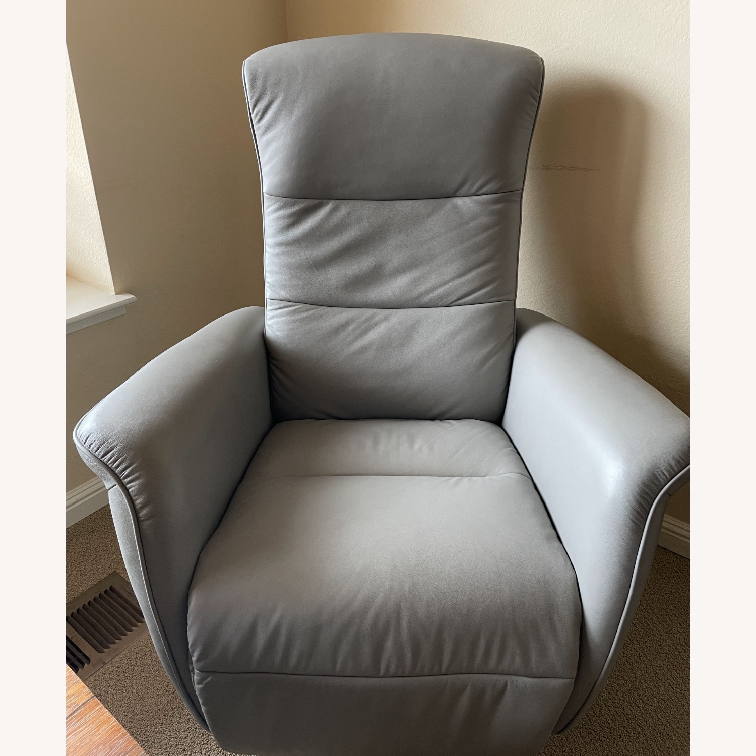 Stressless Mike Light Gray Leather Recliner - image-3