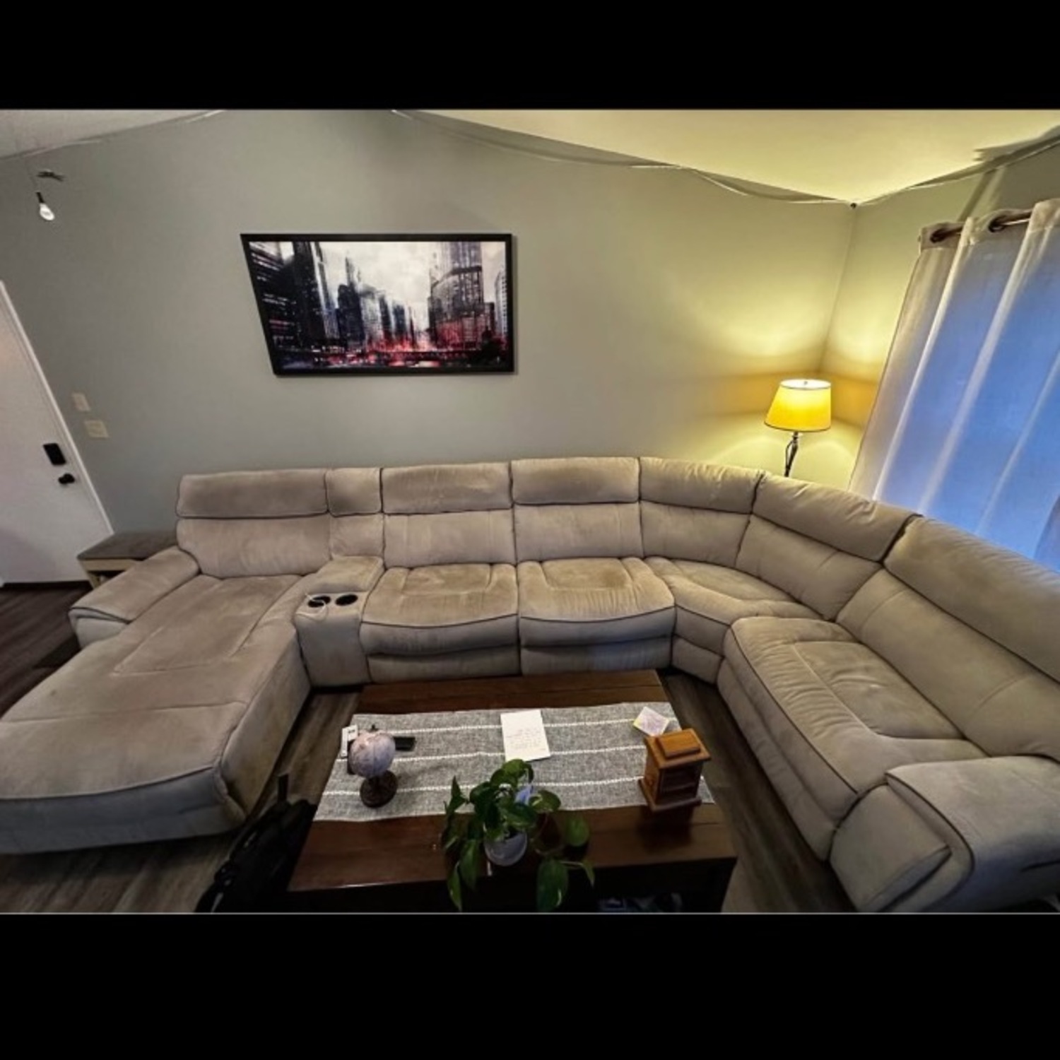 Bob's Discount Furniture 3+ Seater Sofa - image-7