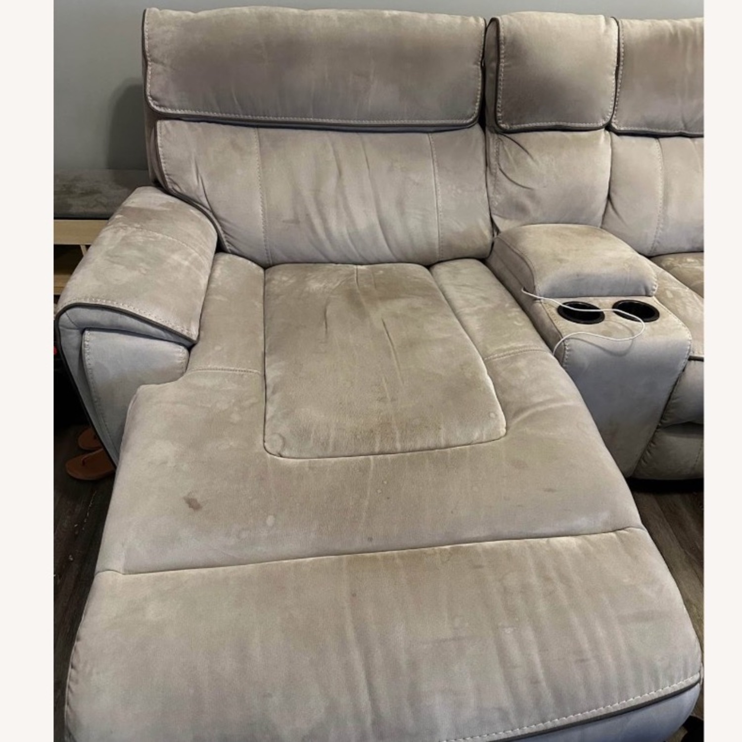 Bob's Discount Furniture 3+ Seater Sofa - image-6