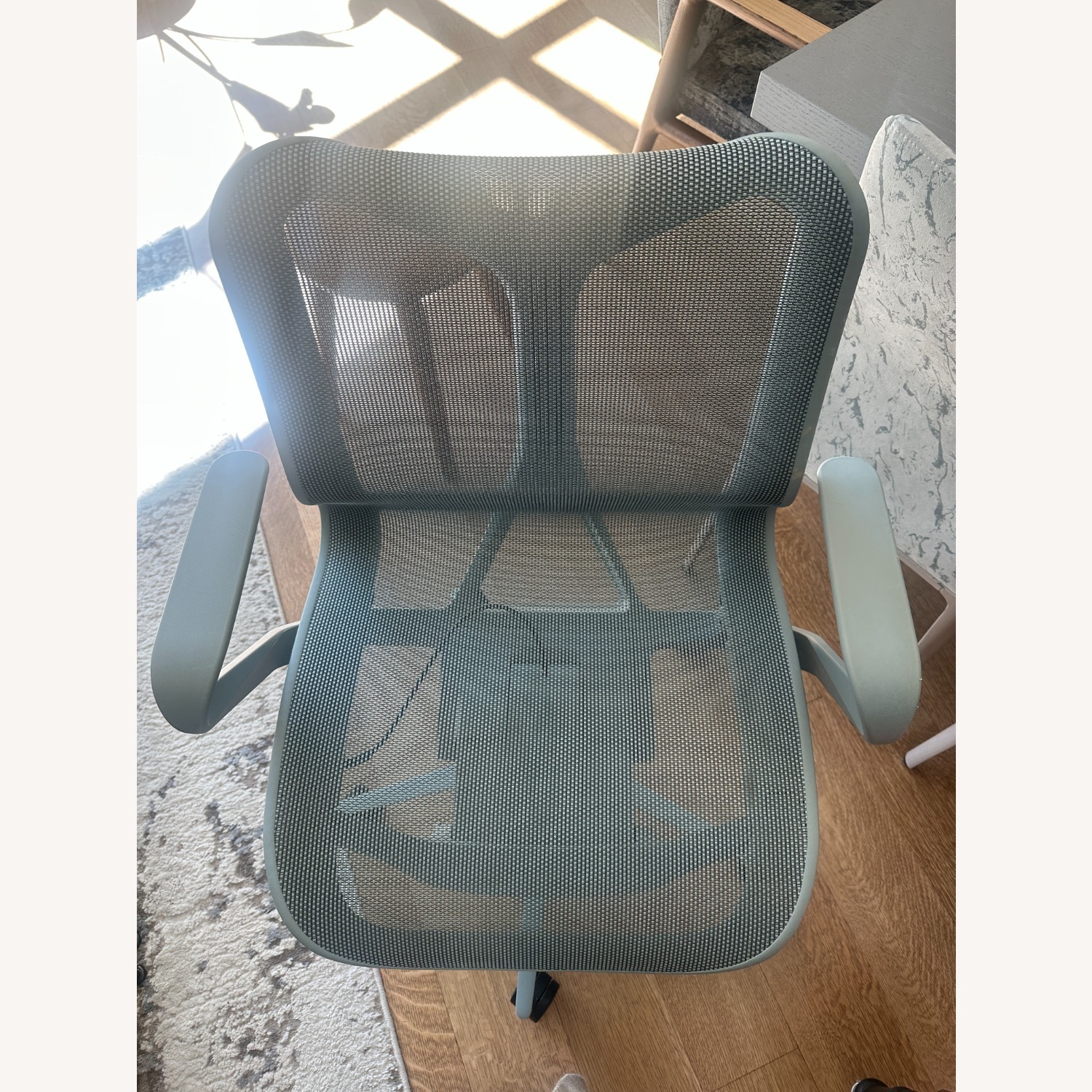 Herman Miller Aeron Chair - image-3
