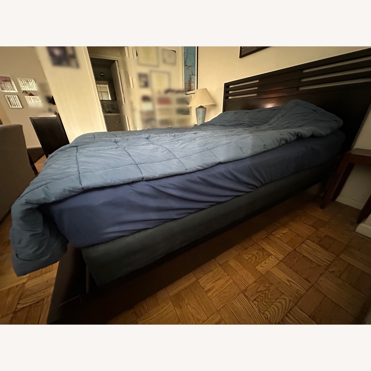 Casana Furniture Company Queen Bed - image-5