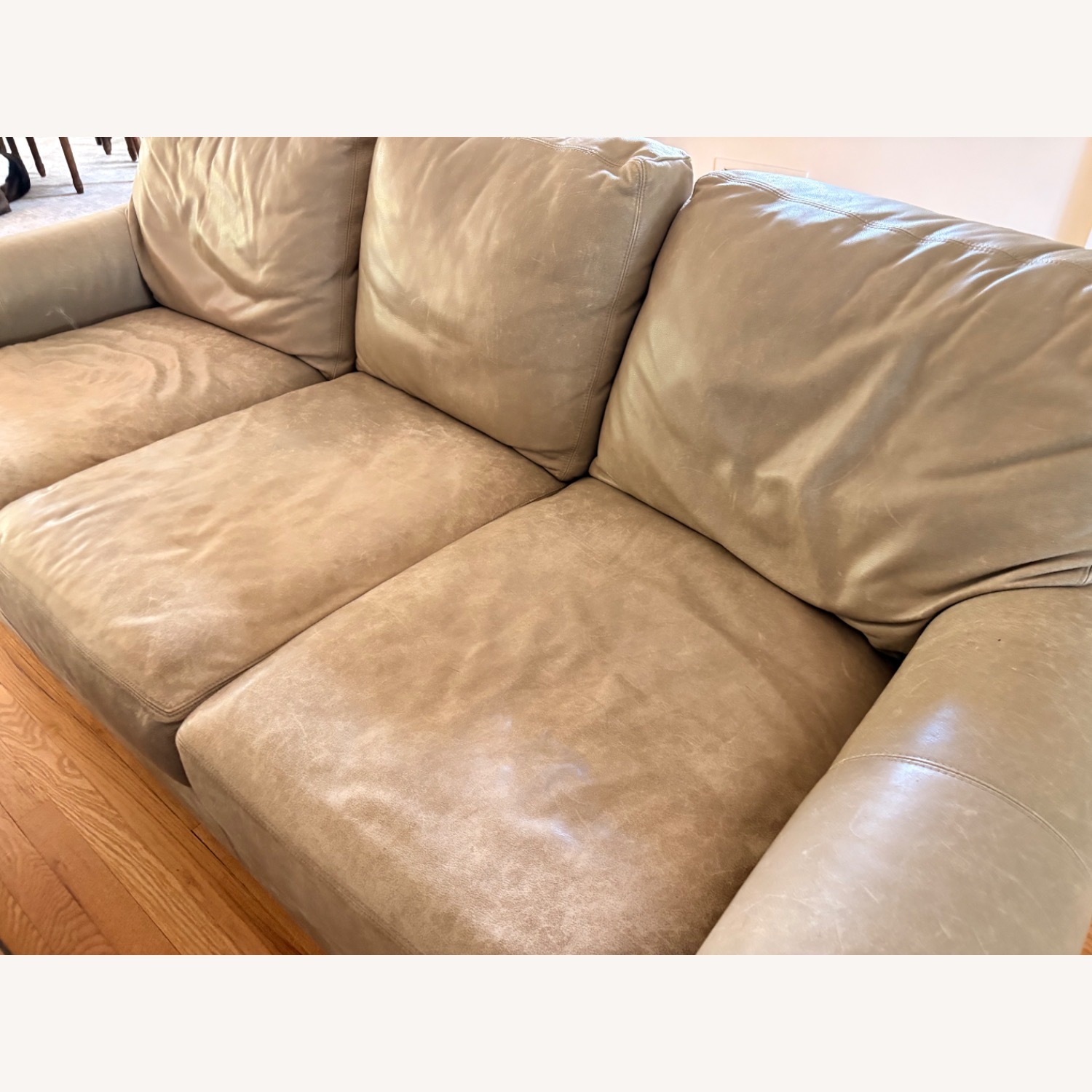 Pottery Barn Townsend Light Gray Leather 3+ Seater Sofa - image-4
