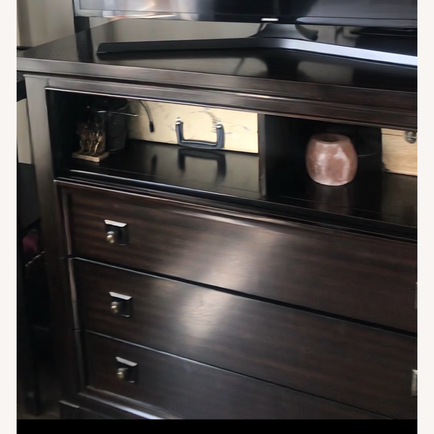 Raymour & Flanigan Dresser / Media Console - image-3