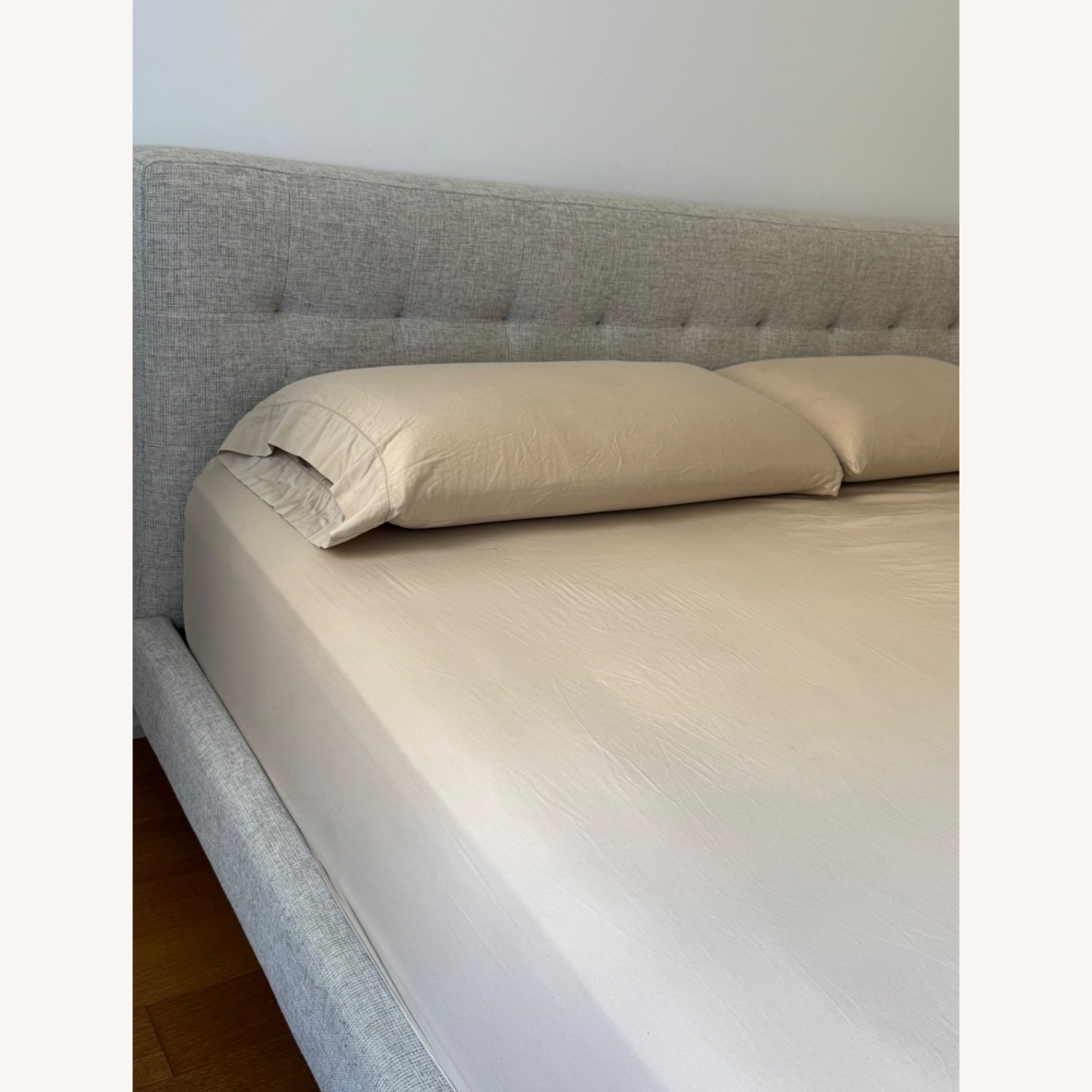 Article White Fabric King Bed - image-3