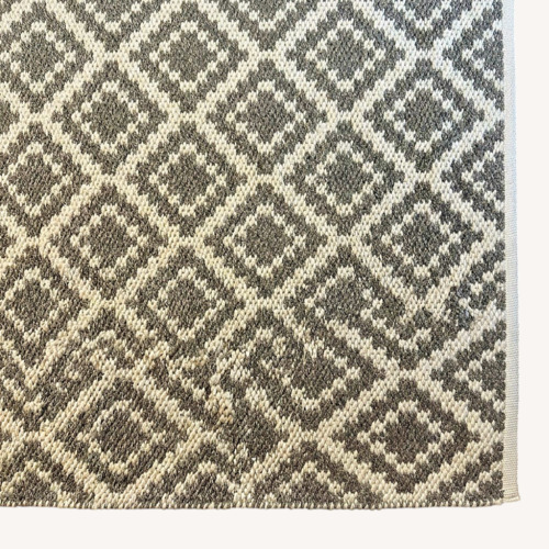 Used Feather Wingate Flatweave Wool Blend Area Rug 5x8 for sale on AptDeco