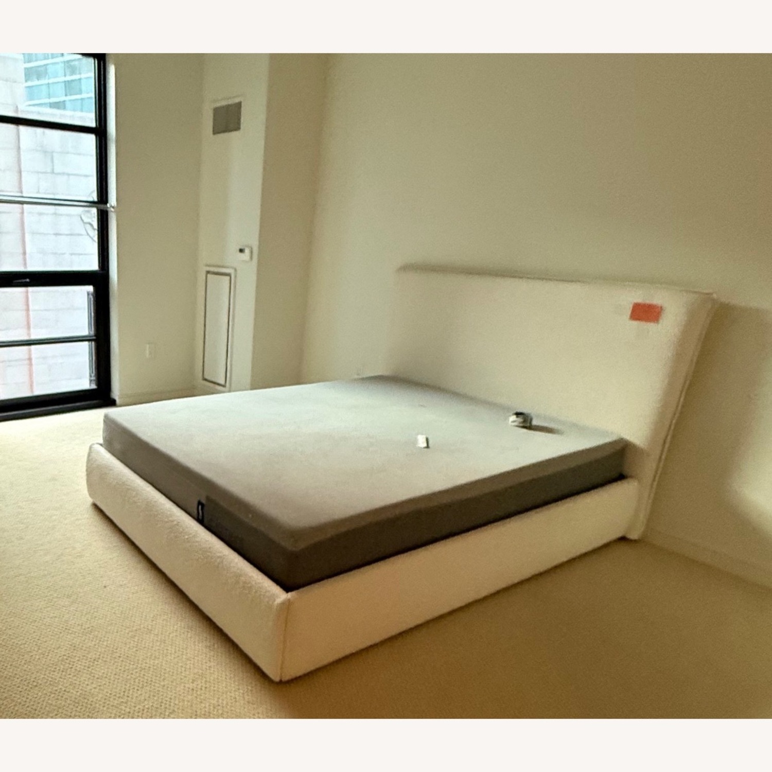 Safavieh White Boucle Queen Bed - image-5