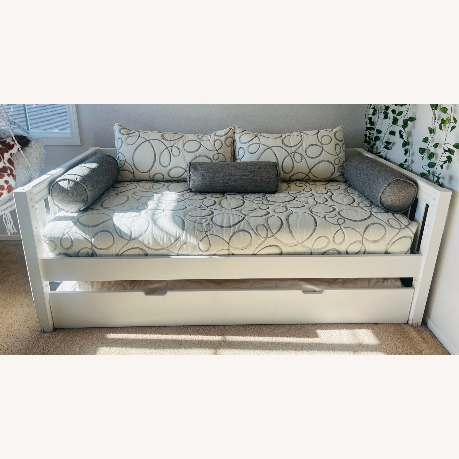 Bed Bath & Beyond 2-in-1 Playhouse to Daybed+Trundle - image-5