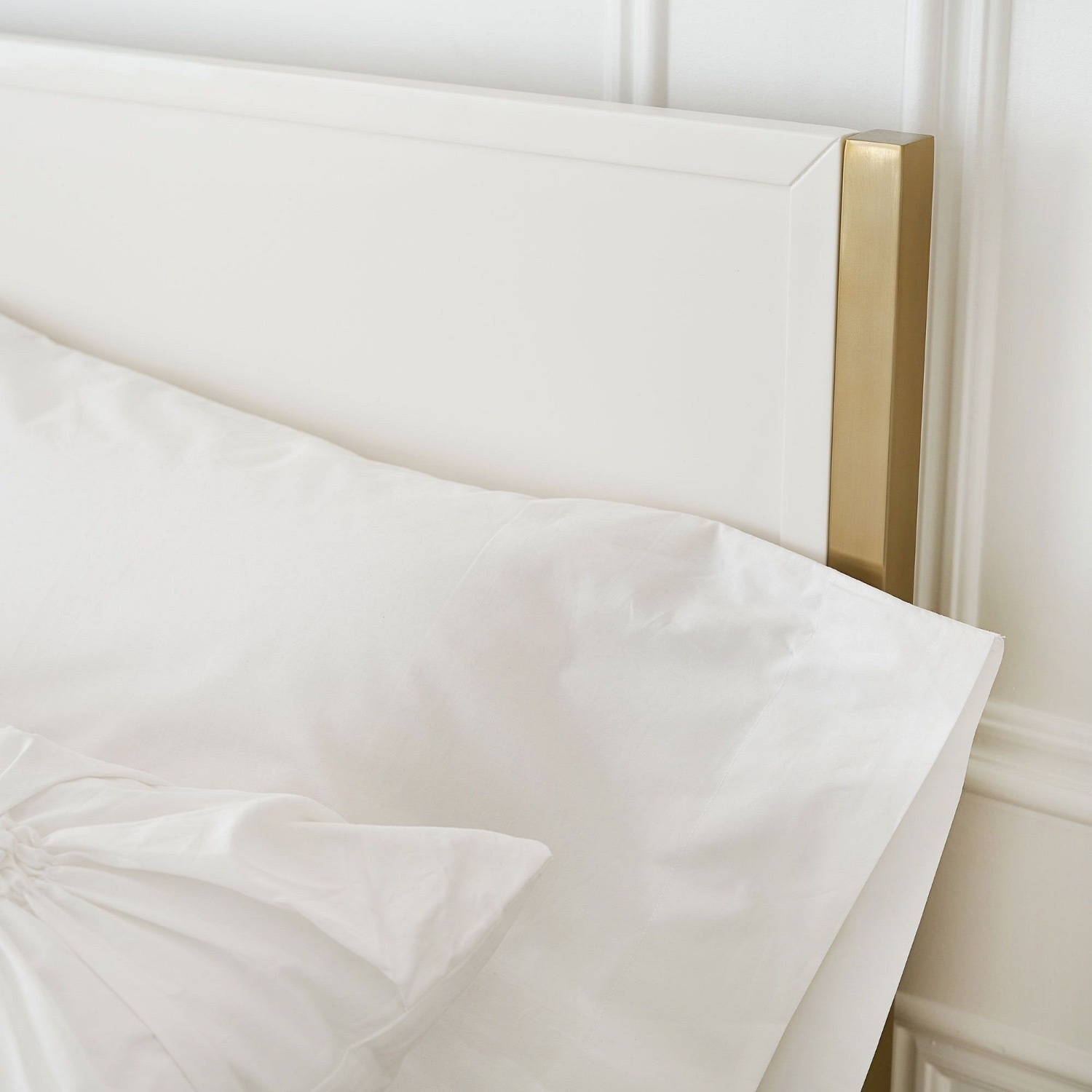 Blaire Classic Bed - image-3