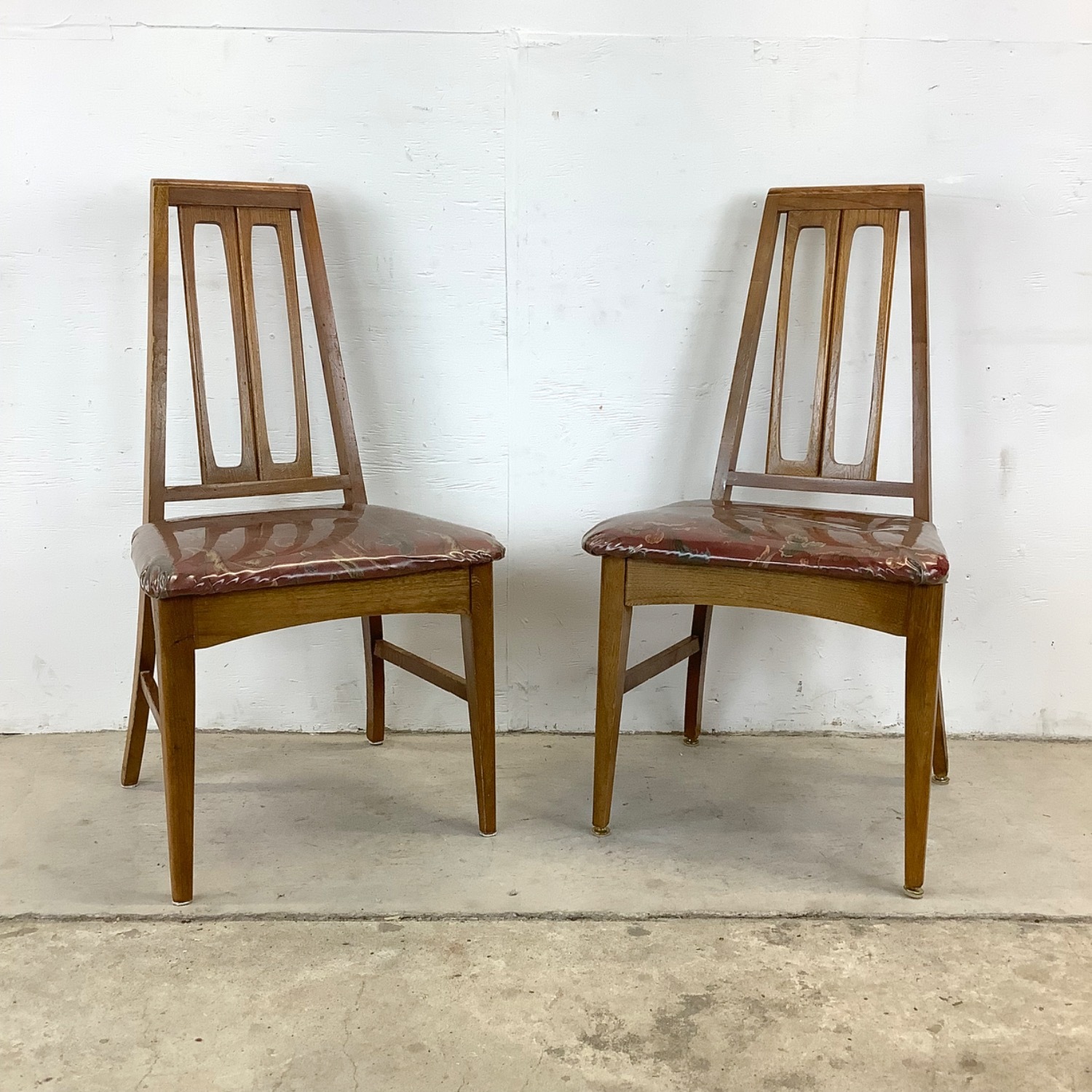 Young Manufacturing Attr. Dining Chairs- Six - image-9
