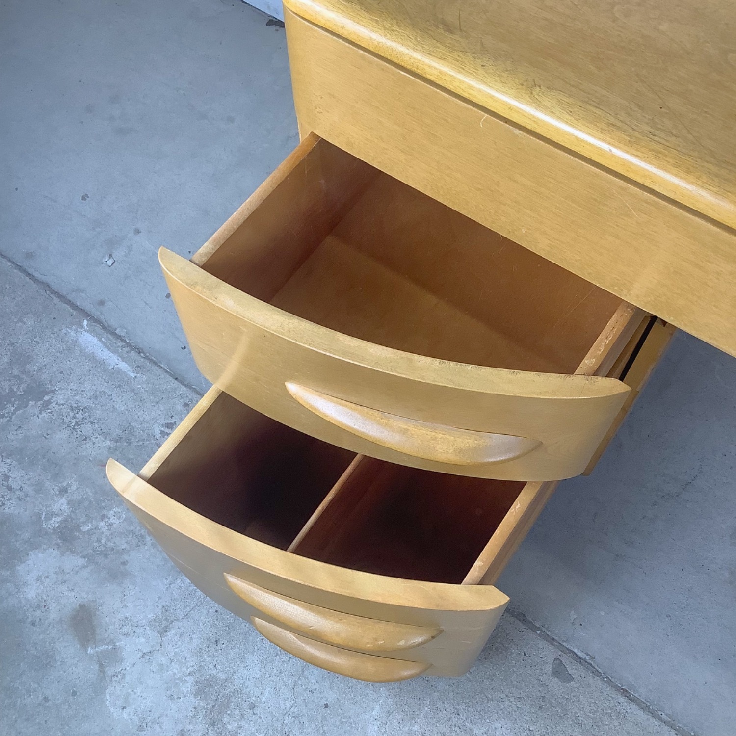 Heywood-Wakefield Kneehole Desk, MCM - image-14