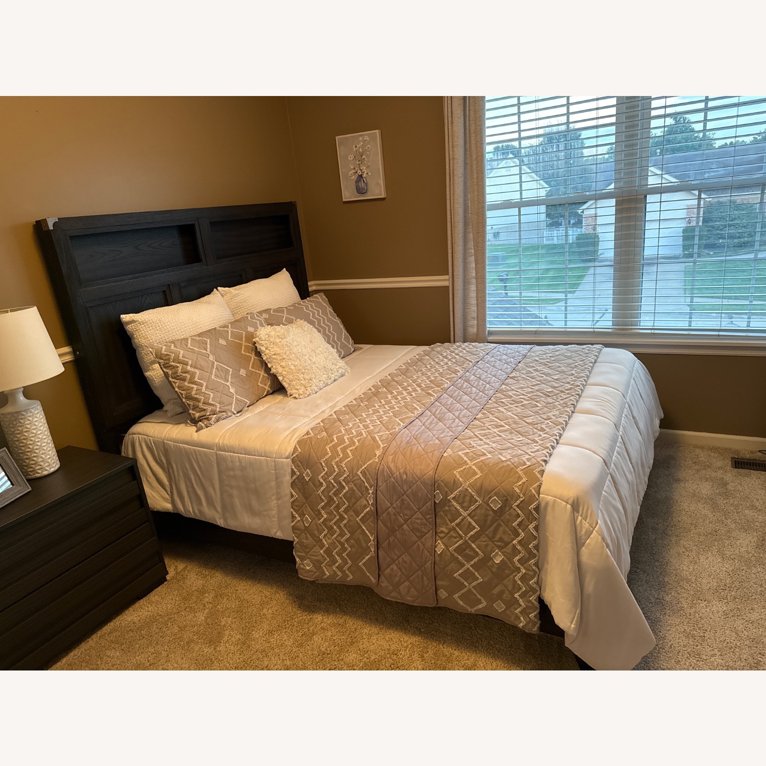 Bob's Discount Furniture Full Bed - image-2