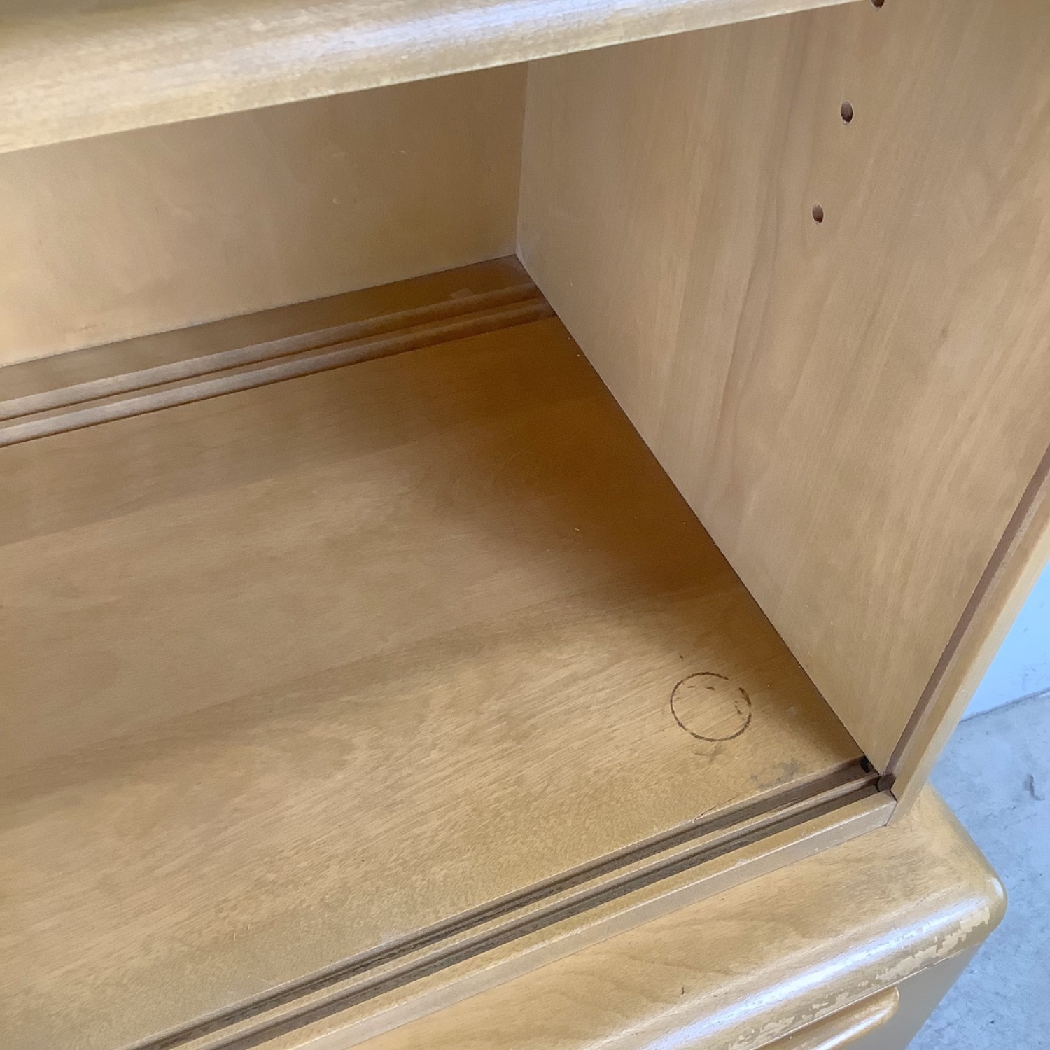 Heywood-Wakefield Wheat China Cabinet Hutch - image-18