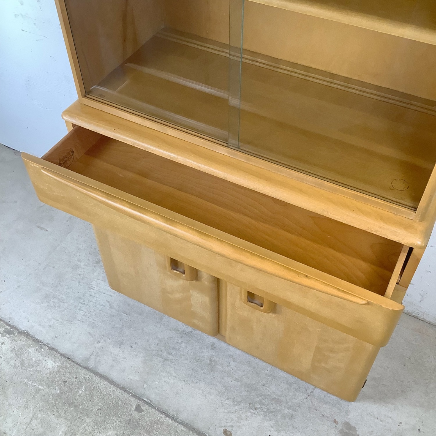Heywood-Wakefield Wheat China Cabinet Hutch - image-10