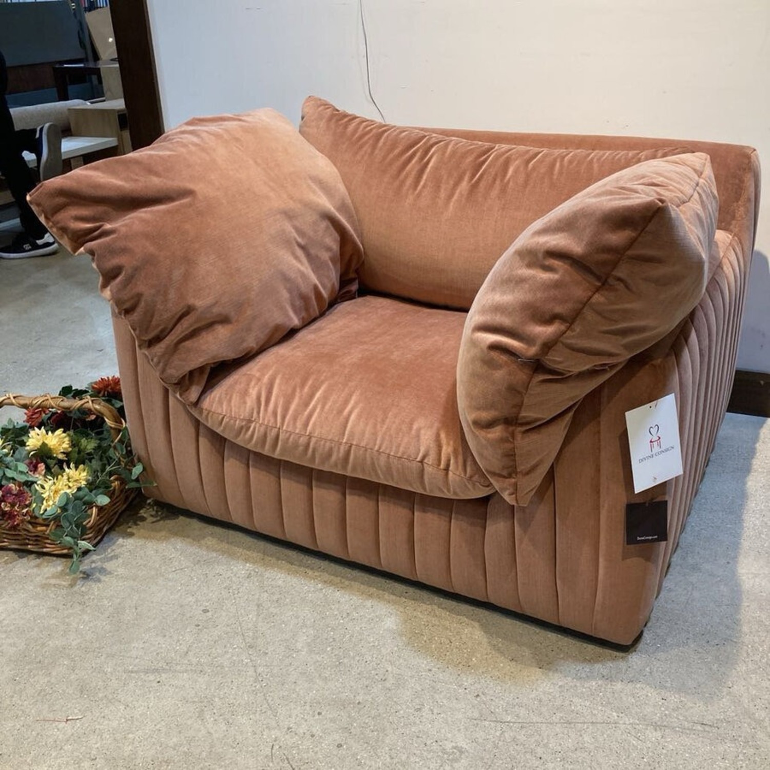 Yucca Swivel By Carly Cushnie Chair - image-2