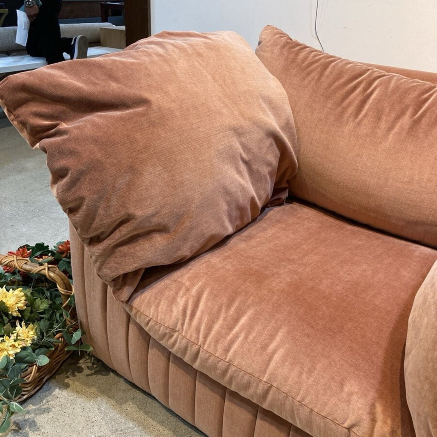 Yucca Swivel By Carly Cushnie Chair - image-9