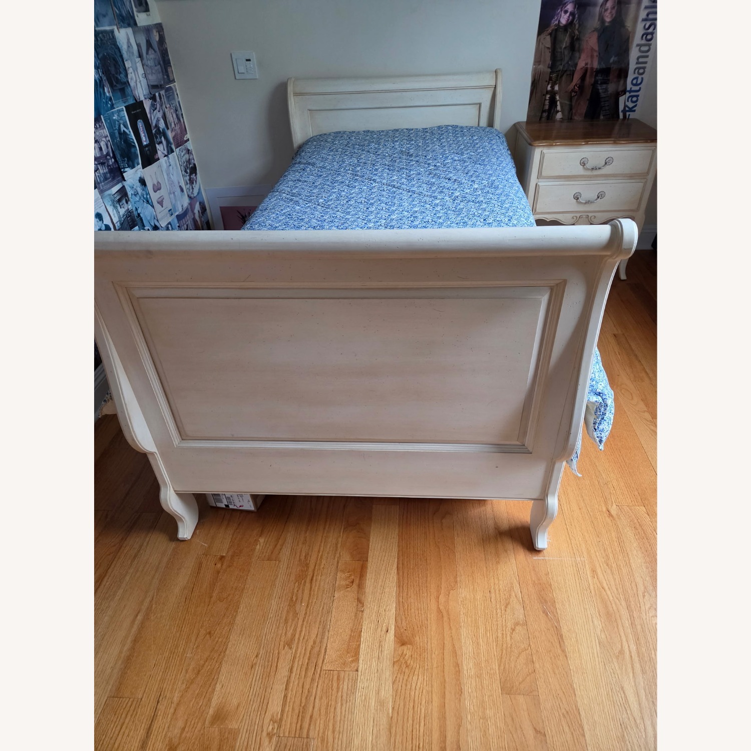 Sleigh Twin Bed - image-1