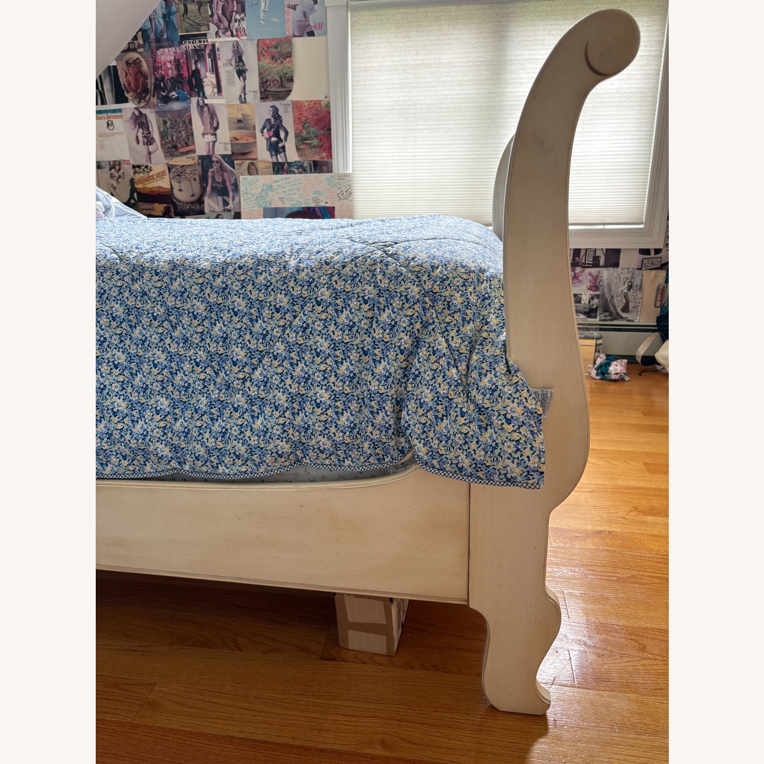 Sleigh Twin Bed - image-3