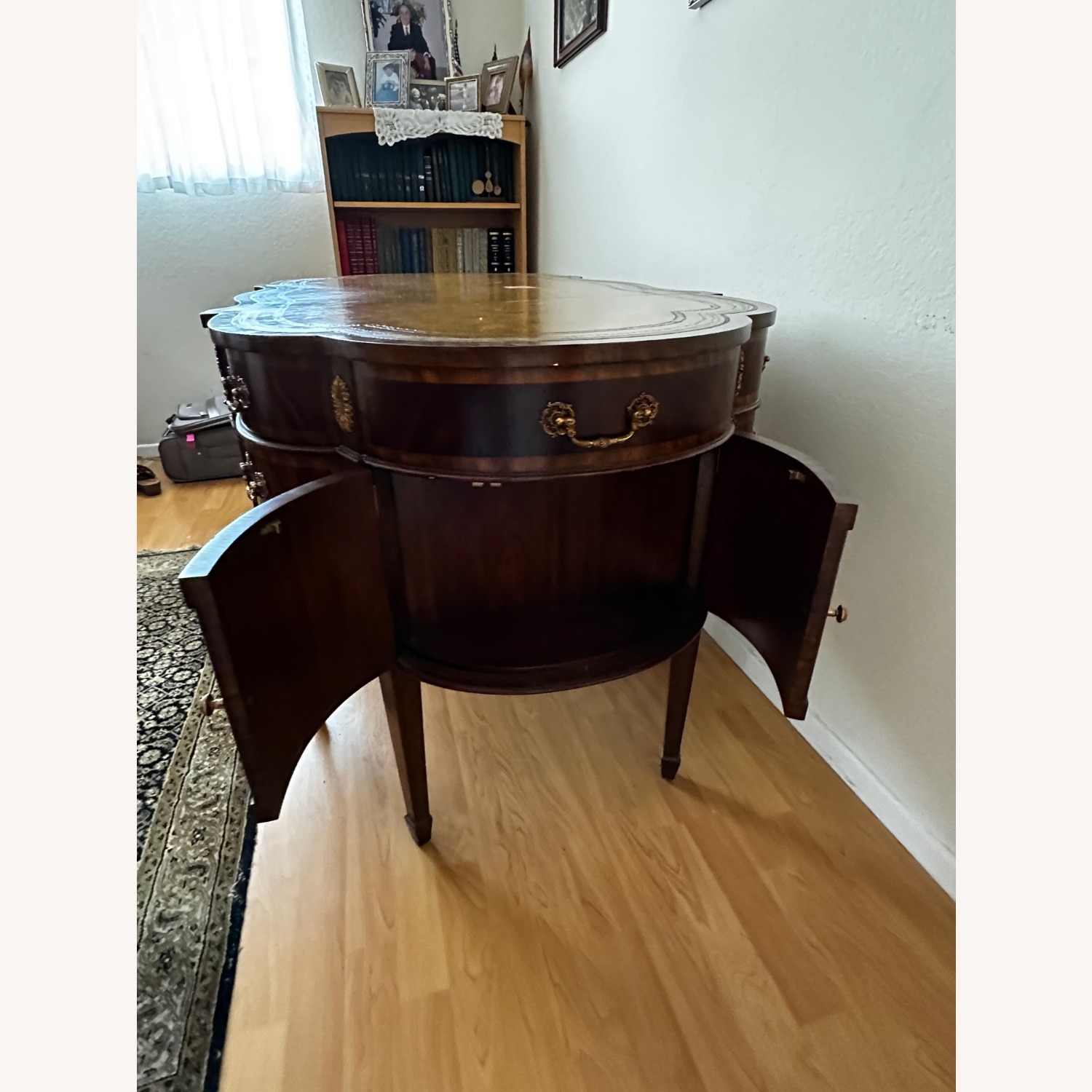 Vintage/Antique Finds Desk - image-3