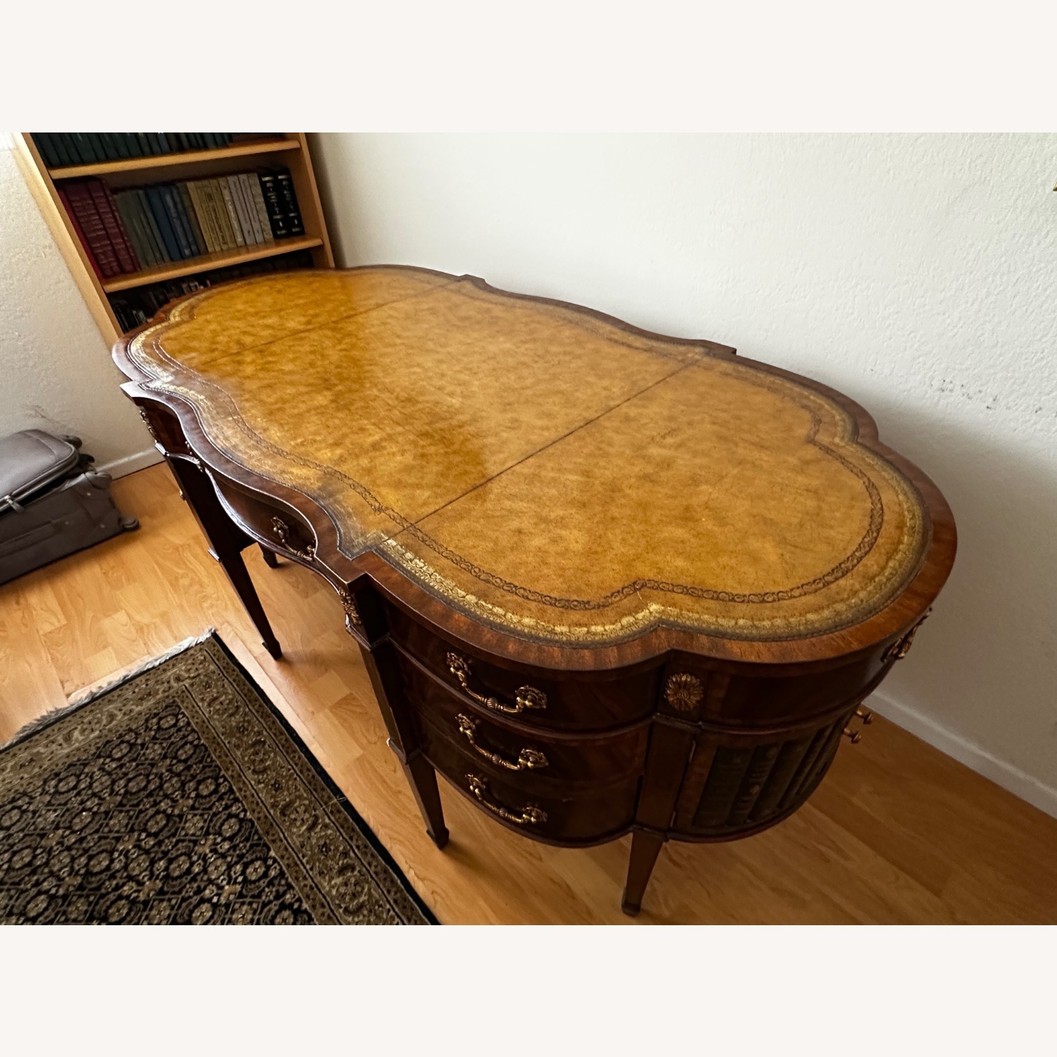 Vintage/Antique Finds Desk - image-6