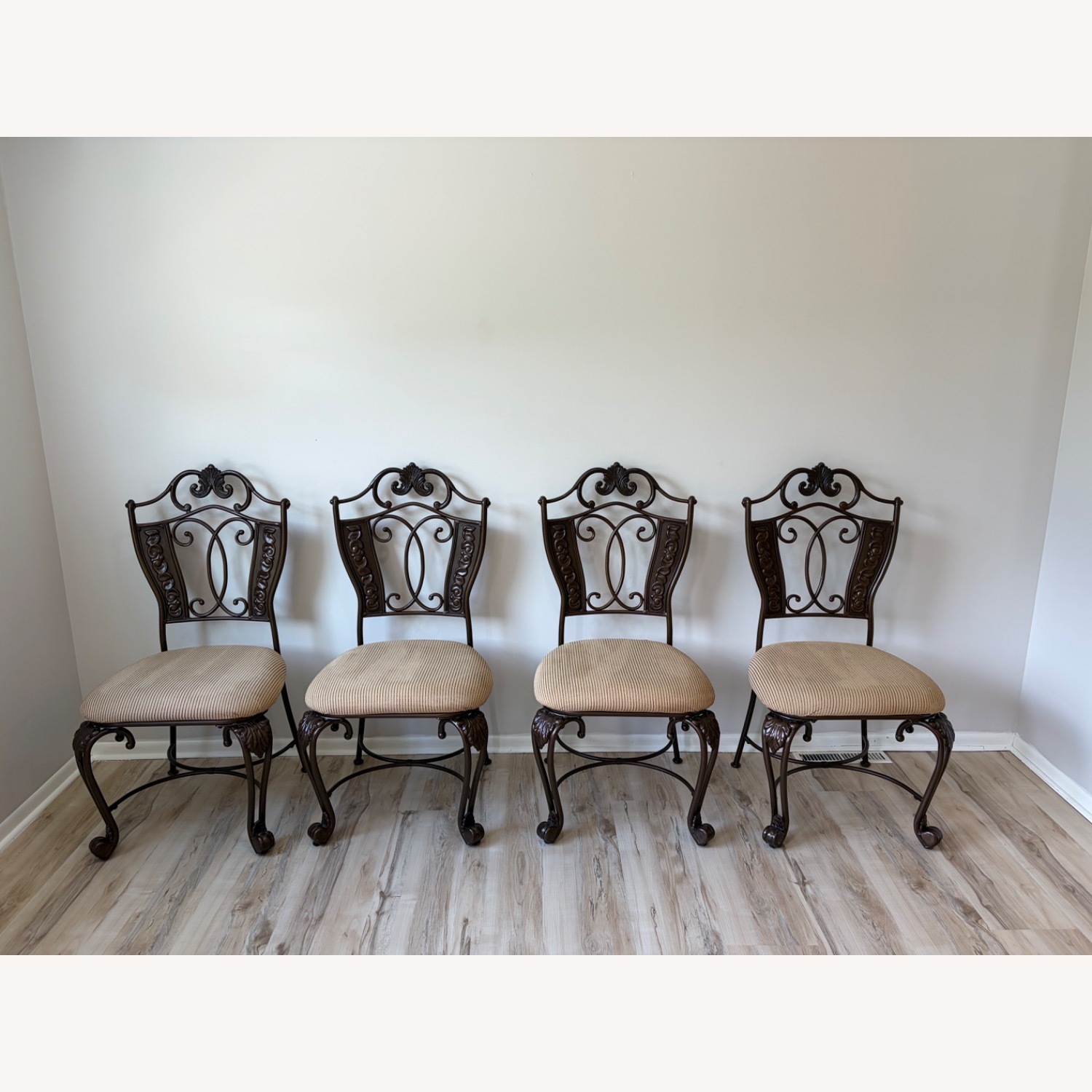 Ashley Glambrey 5-Piece Dining Set - image-7