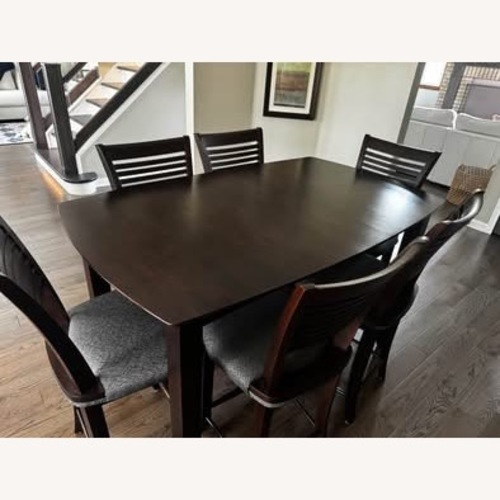 Used Avanti High Quality Dining Room Set for sale on AptDeco