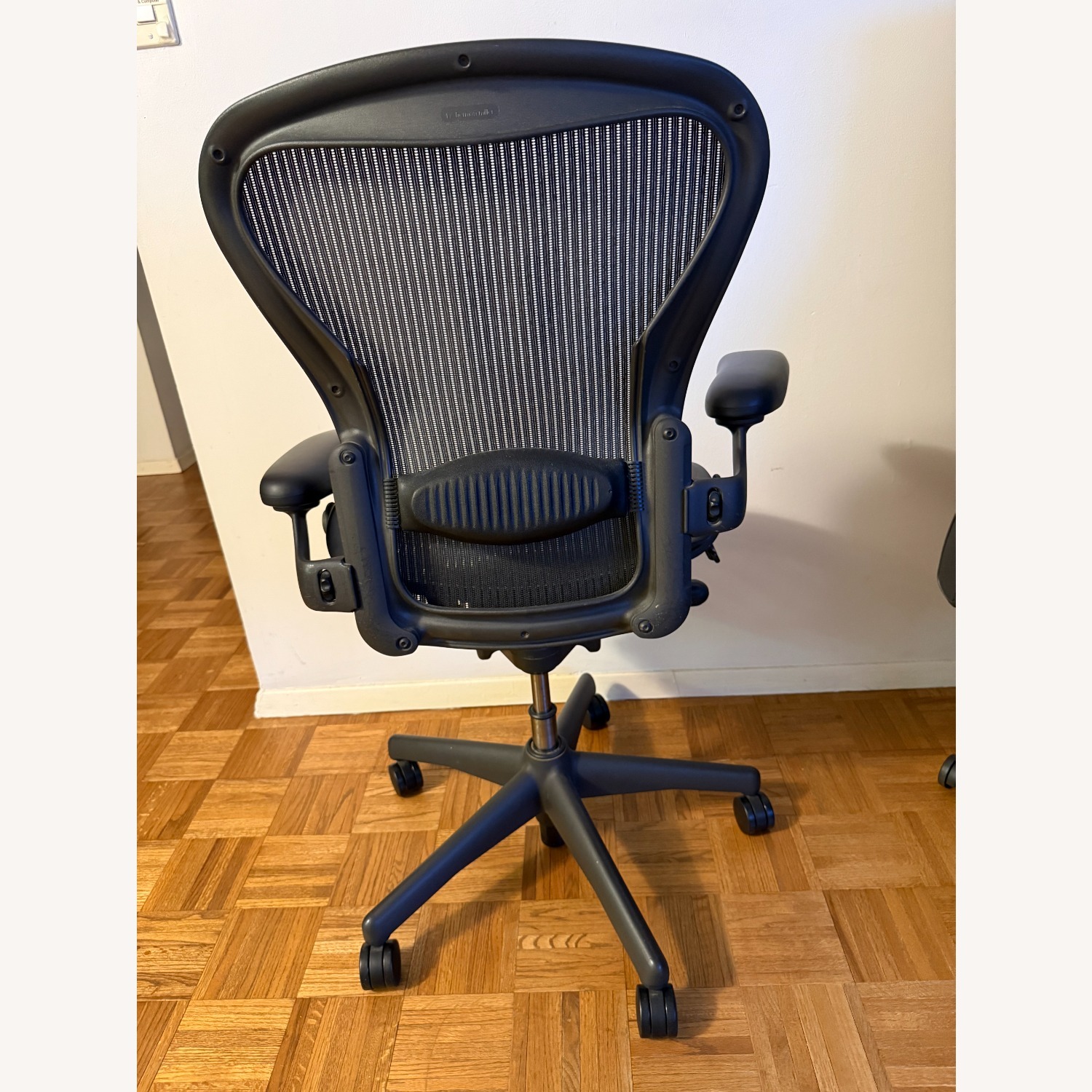 Herman Miller Classic Aeron Size B Chair - image-3