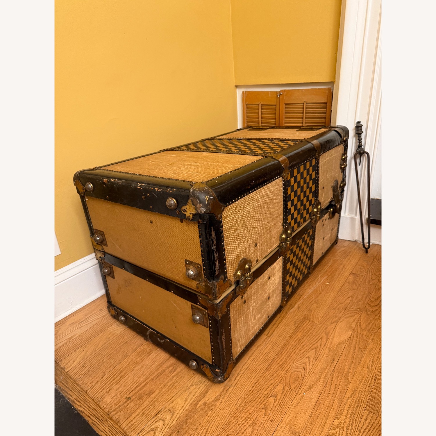 Vintage/Antique Finds Dark Brown Wood Décor - image-1