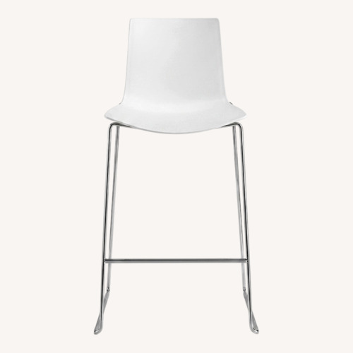 Used Arper Catifa 46 Natural Plastic Dining Chairs for sale on AptDeco