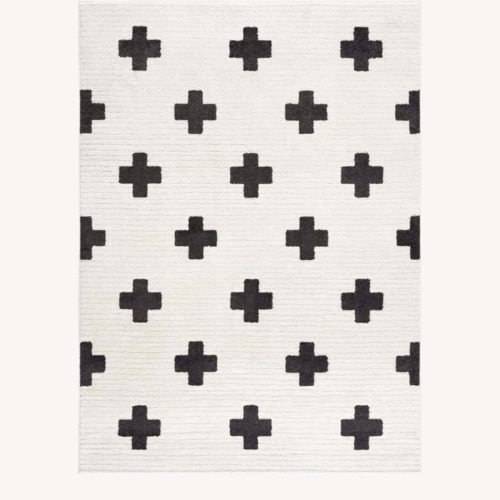 Used Erath Area Rug White Area Rug 5' x 7' for sale on AptDeco
