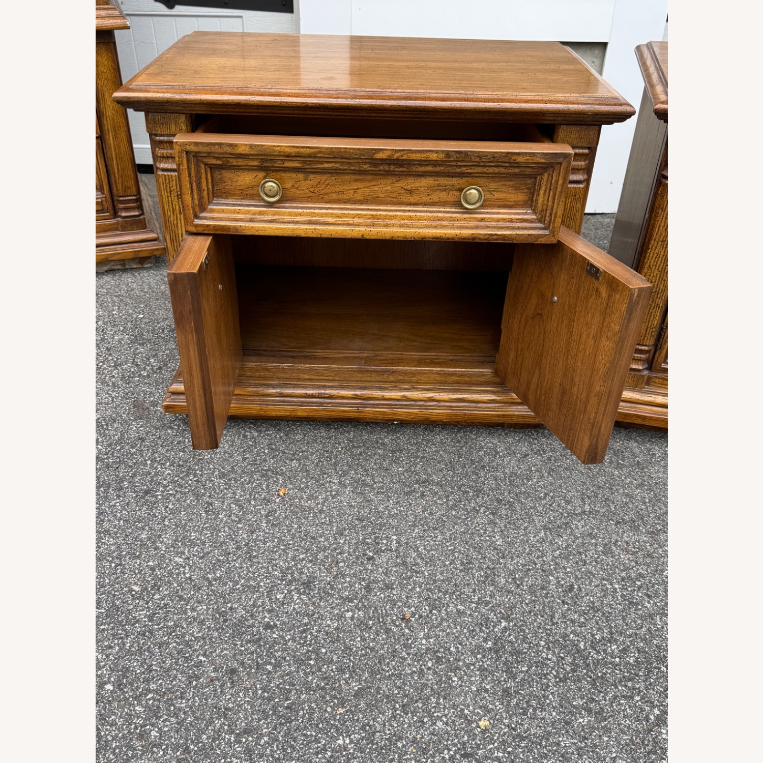 Vintage Thomasville Oak Nightstand- Set of 2 - image-4