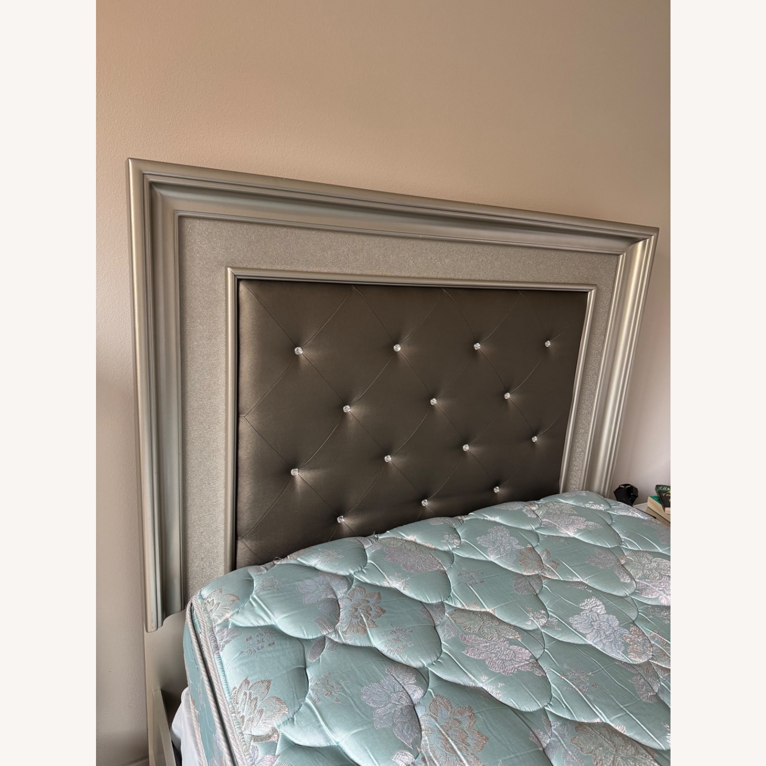 Bob's Discount Furniture Silver Full Bed - image-4