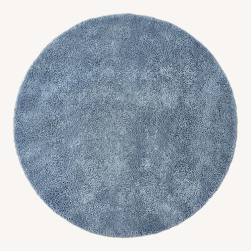 Used 6ft Round Thick Blue Shag Area Rug for sale on AptDeco