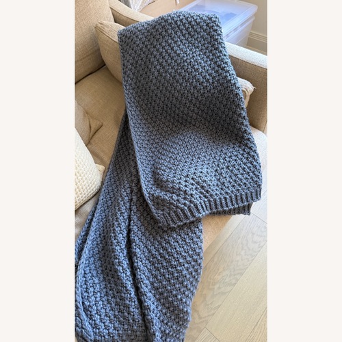Used Target Threshold Blue Fabric Throw for sale on AptDeco
