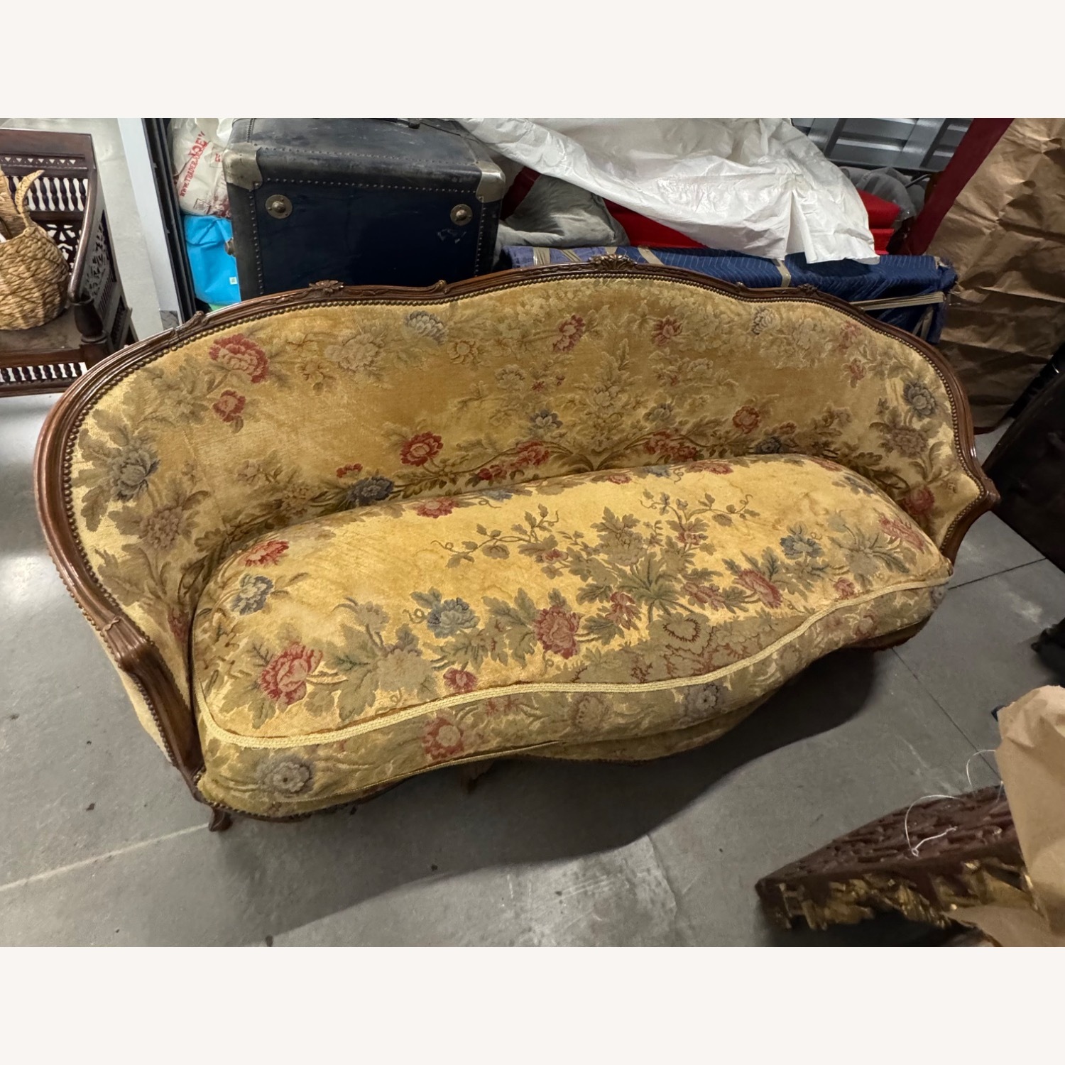 Vintage/Antique 3+ Seater Sofa - image-2
