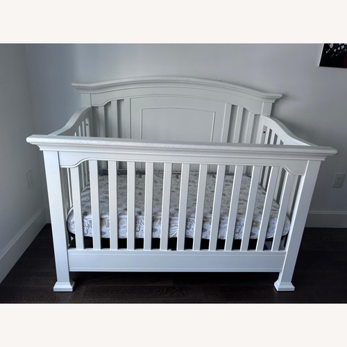 Used 4 in 1 convertible crib for sale on AptDeco