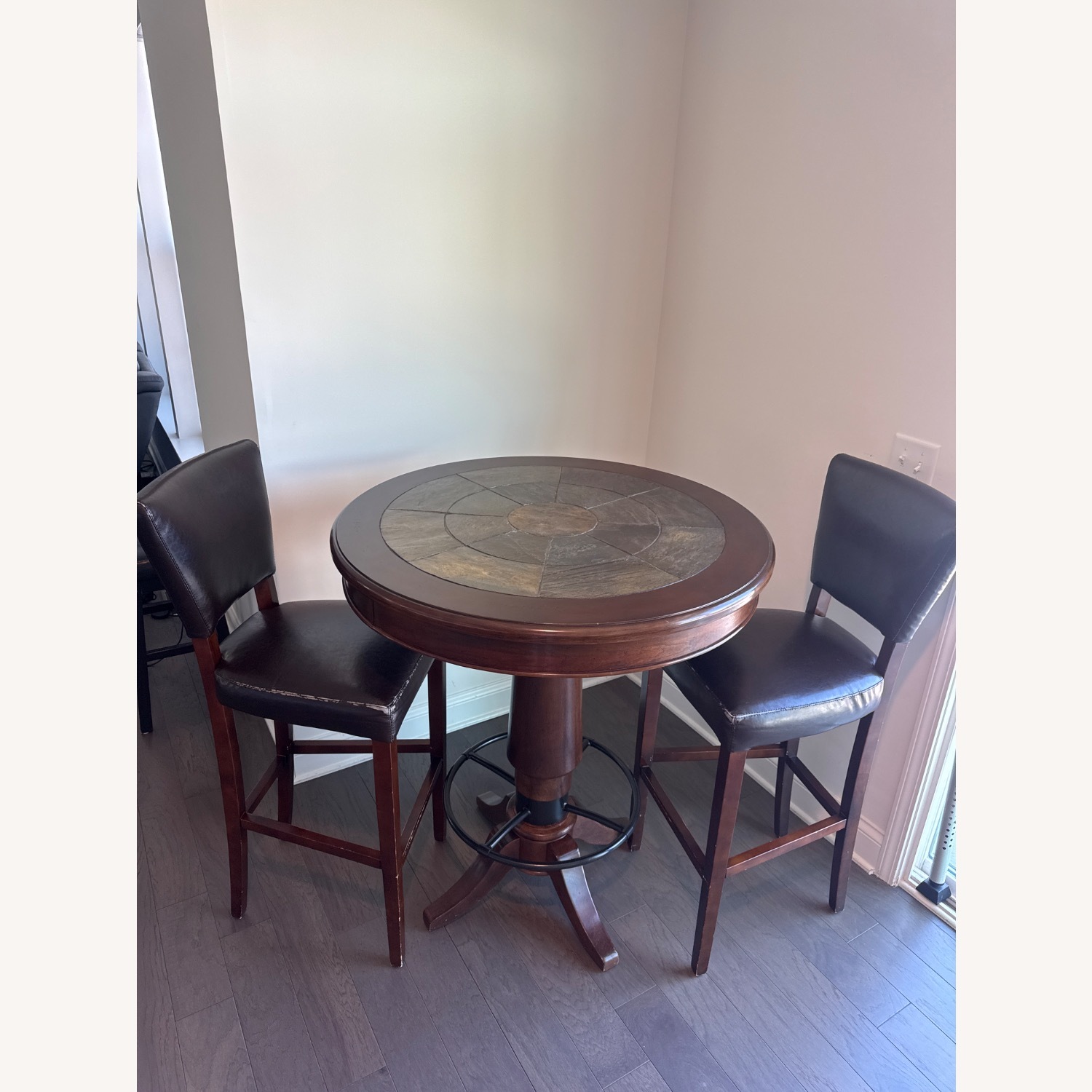 Bar Round Table With 2 High Chairs - image-1