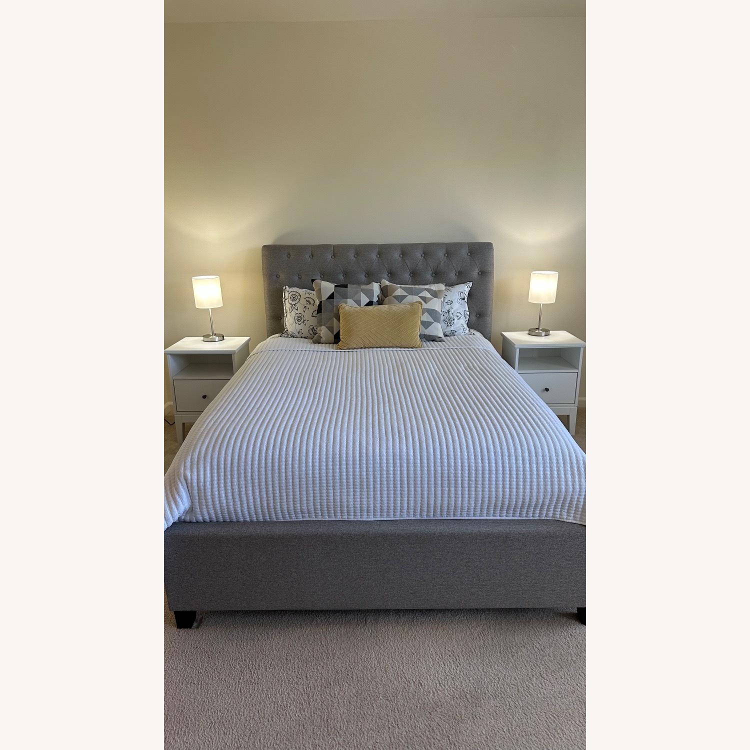 Hillsdale Furniture Light Gray Fabric Queen Bed - image-1