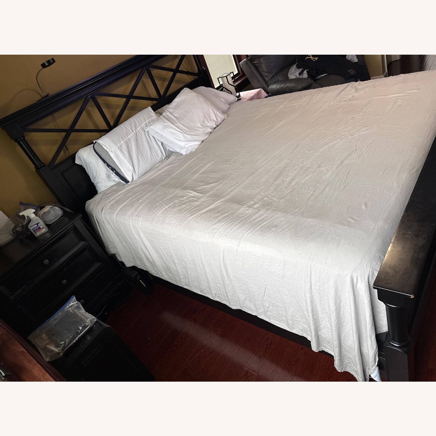 Ethan Allen Dark Brown King Bed - image-4