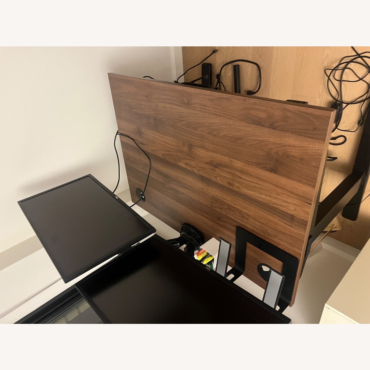 Uplift Standing Desk Walnut - image-4