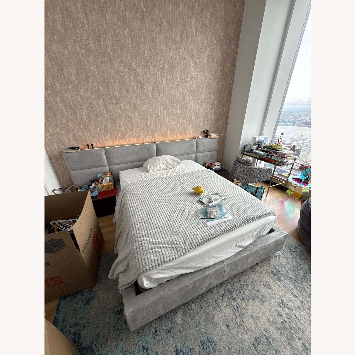 Lazzoni Light Gray Suede Queen Bed with Storage - image-6