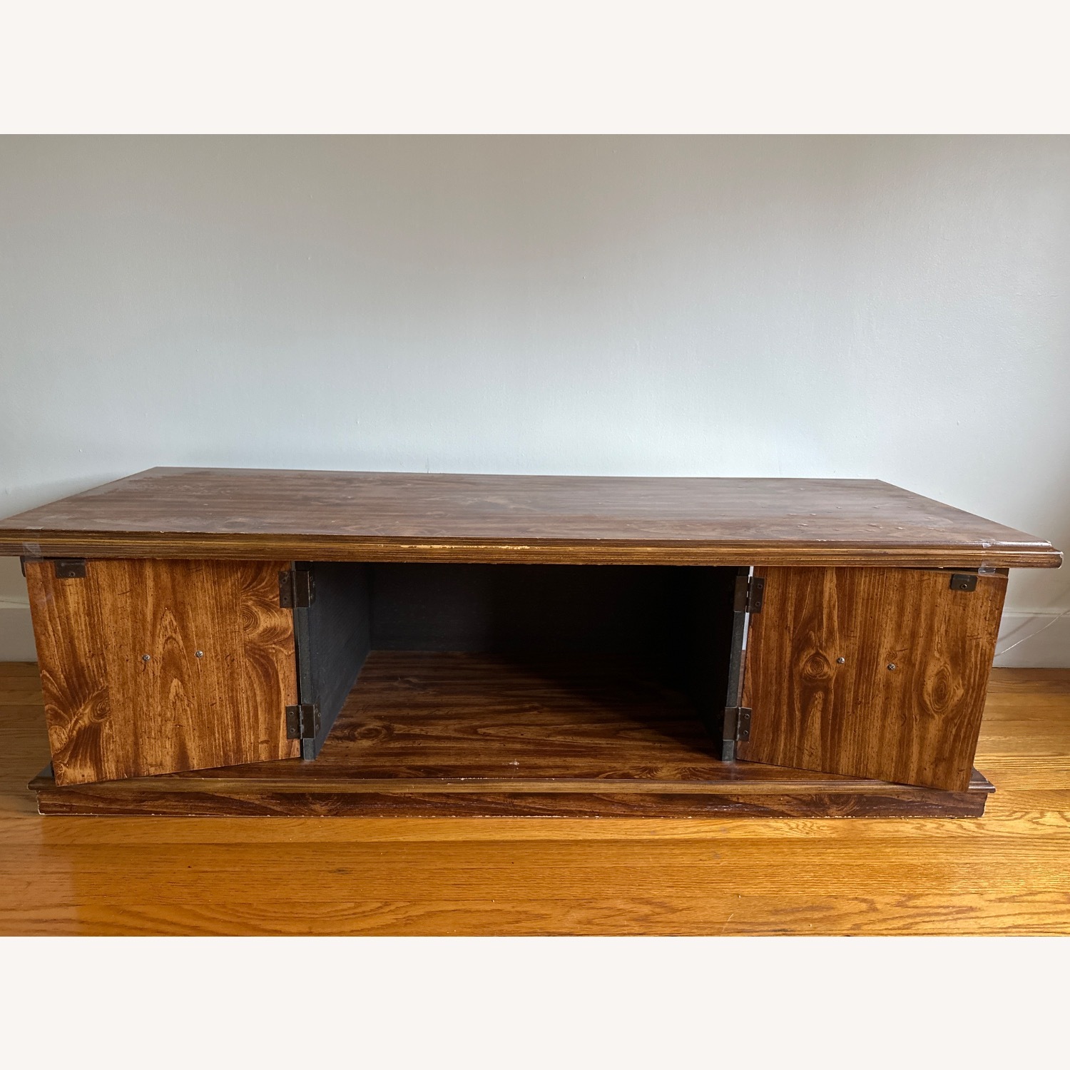 Vintage/Antique Coffee Table - image-5